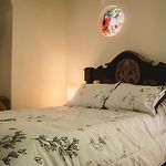 Room In Guest Room - Sd-2 Room With Balcony In The Old City Air Conditioning And Wifi