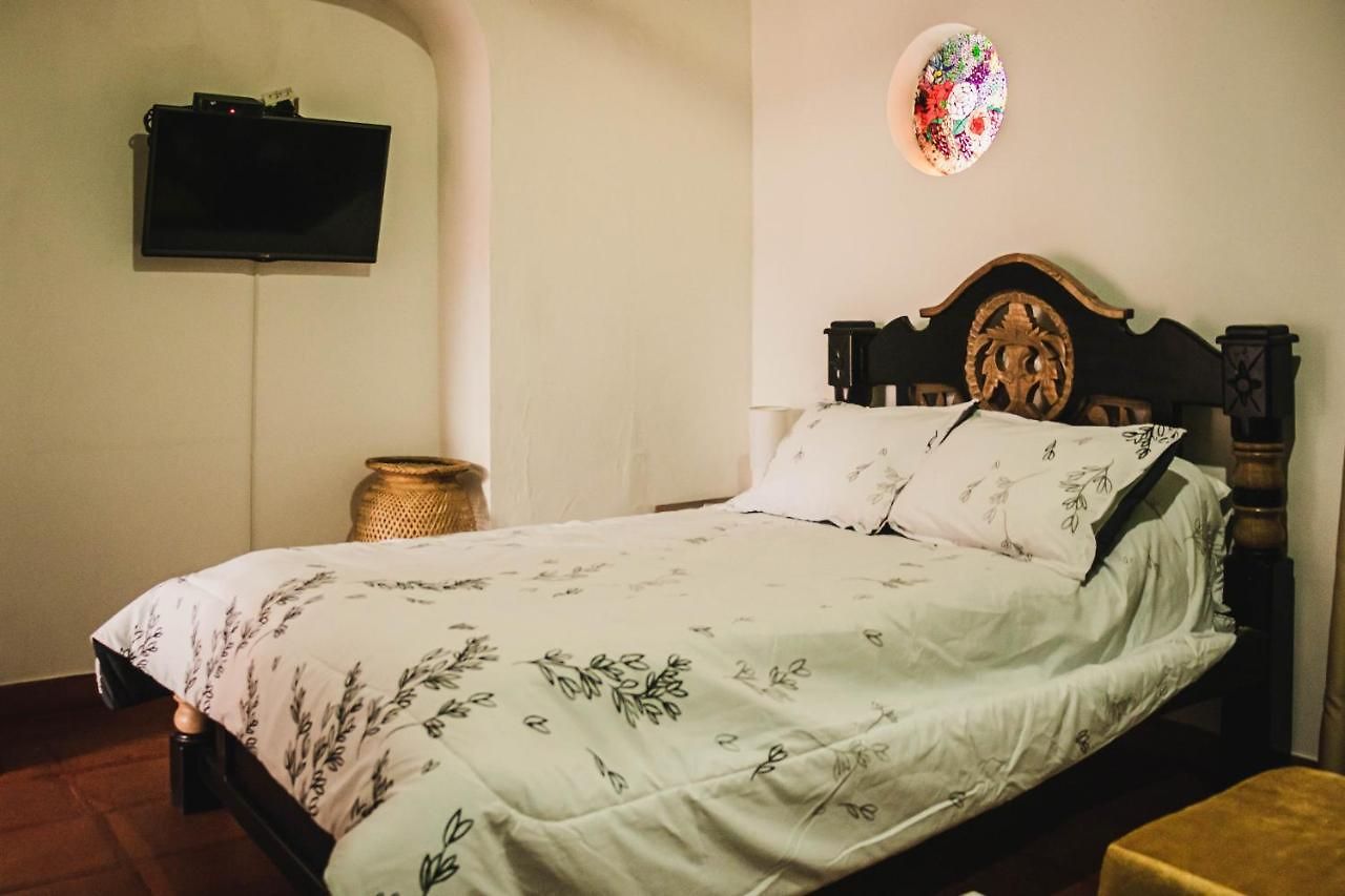 In Guest - Sd-2 With Balcony In The Old Air Conditioning And Wifi Pensión Cartagena