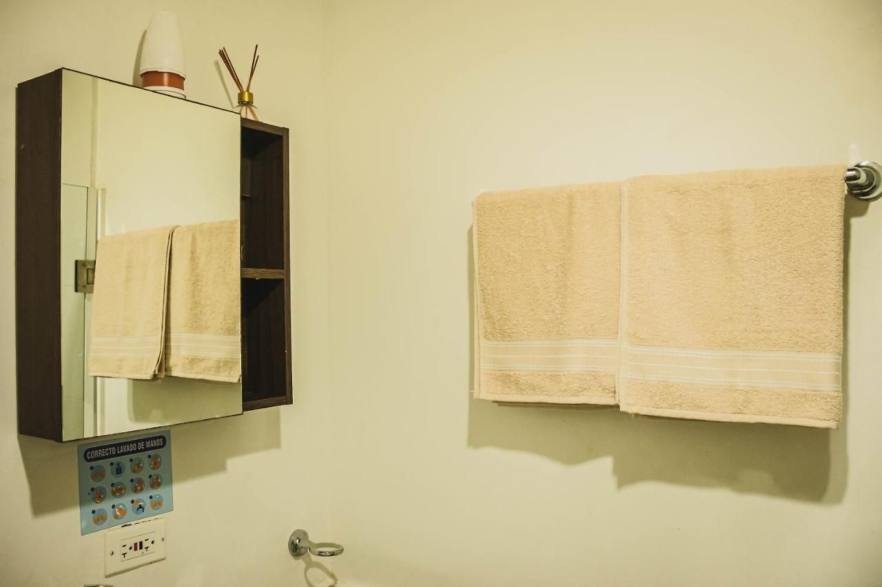 Pensión In Guest - Sd-2 With Balcony In The Old Air Conditioning And Wifi Cartagena