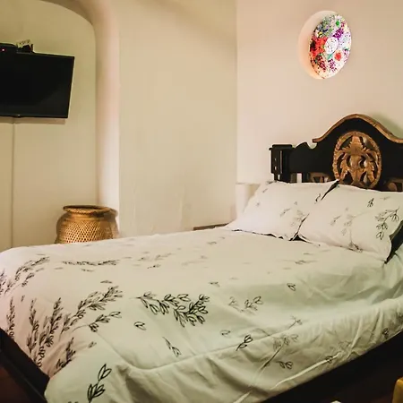 In Guest - Sd-2 With Balcony In The Old Air Conditioning And Wifi Pensión Cartagena
